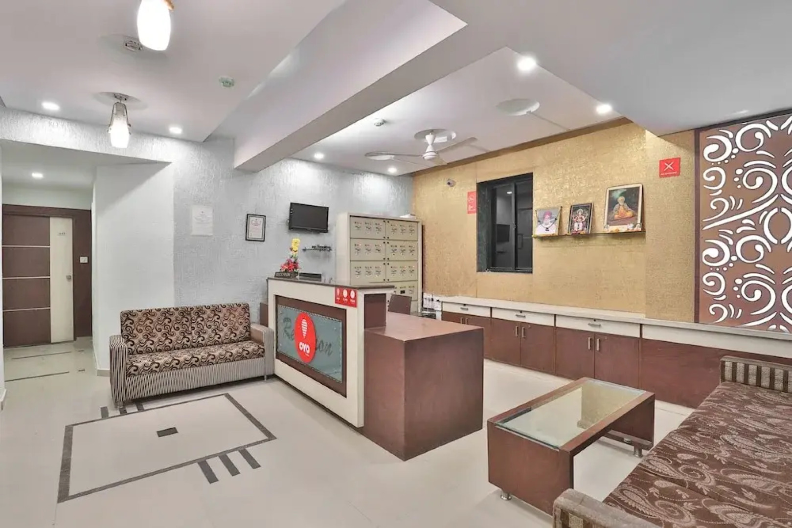 OYO 2389 Hotel The Grand Pritam