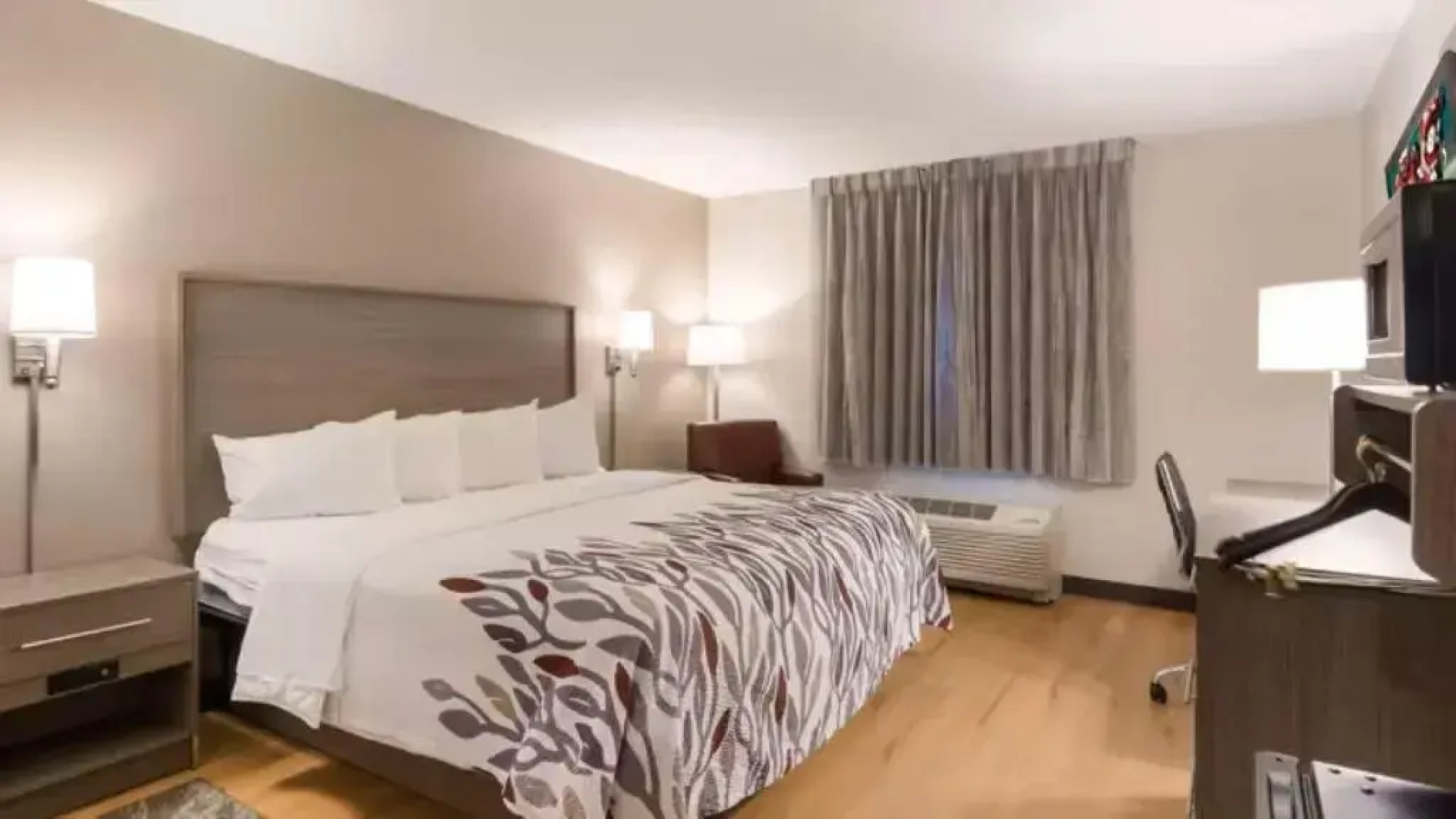 Red Roof Inn & Suites Swansea