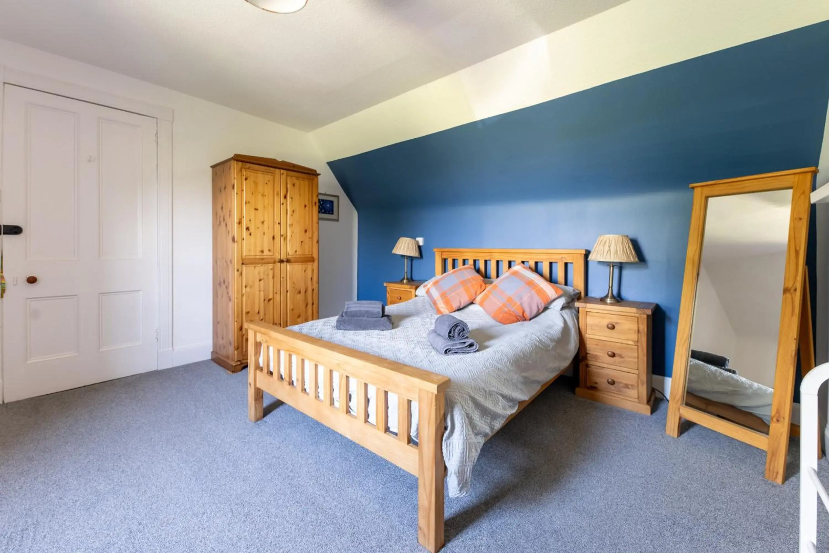 Seaview House - A Traditional Home by the Beach