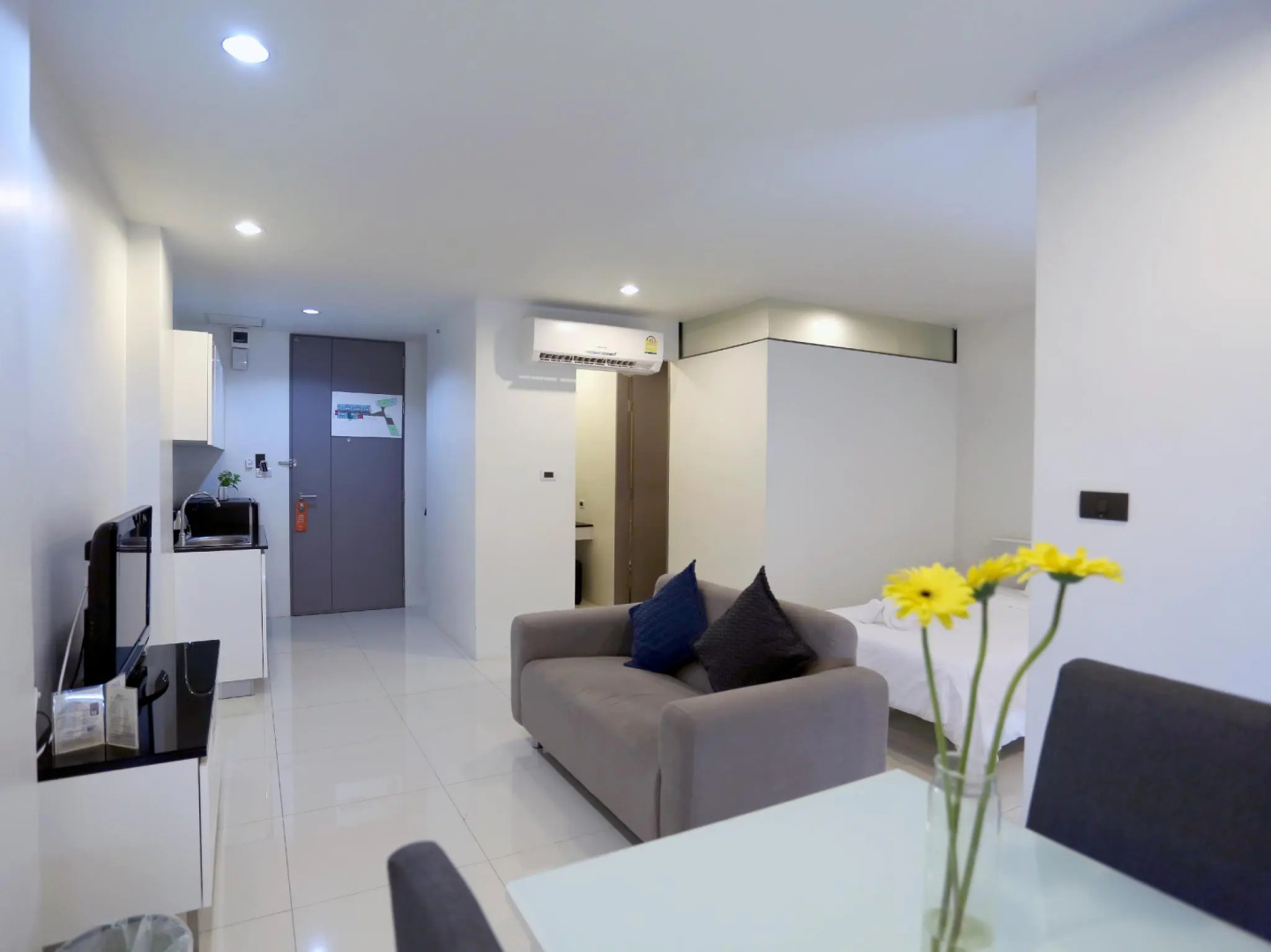 Neca Complex Apartment