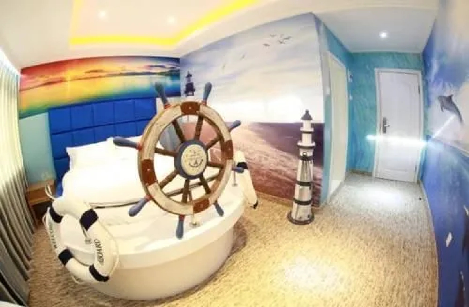 Yepu Night Theme Hotel