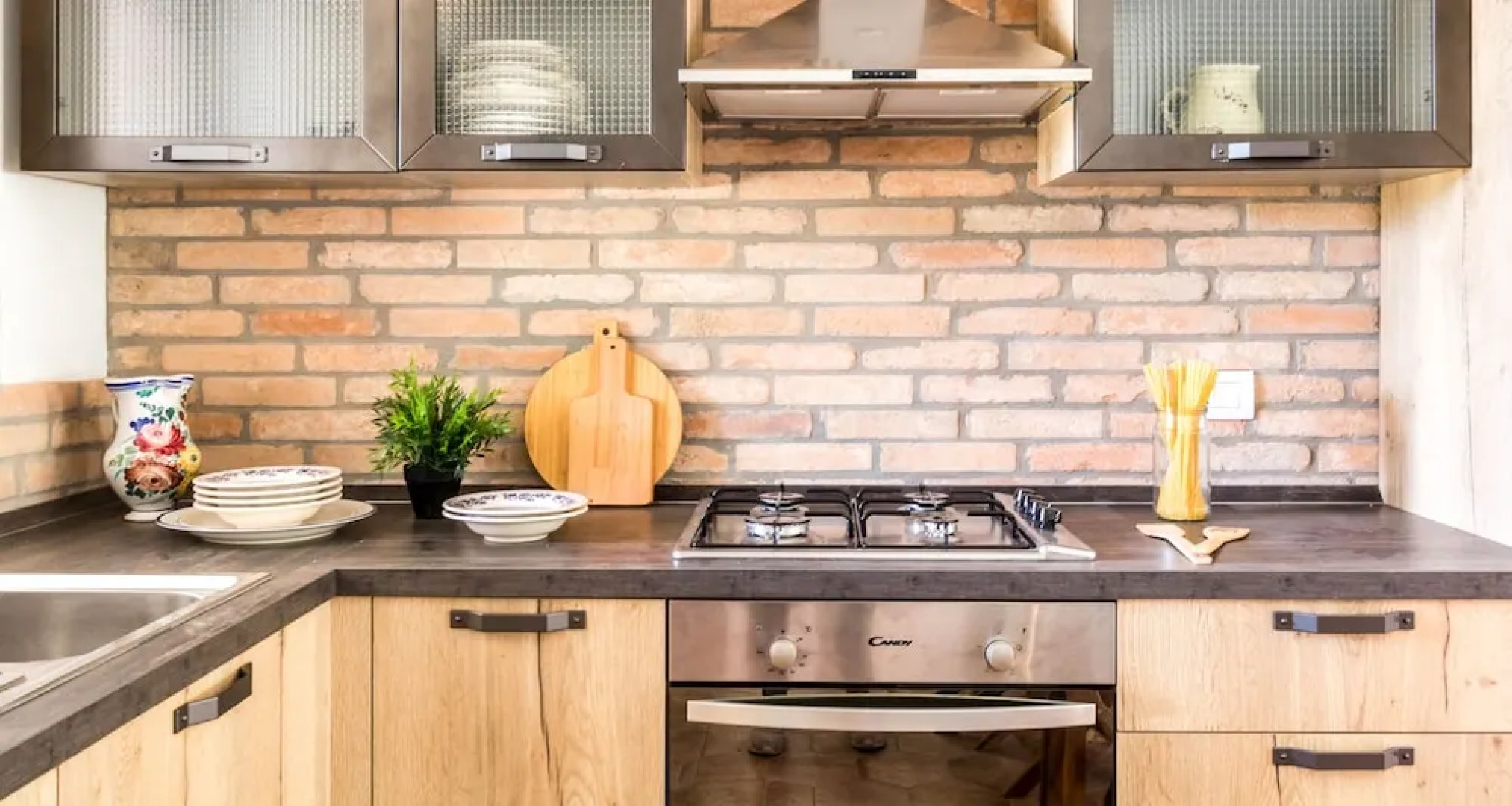 JOIVY Superb Villa For 7 W/Backyard And Bbq Area In Vaccarezza