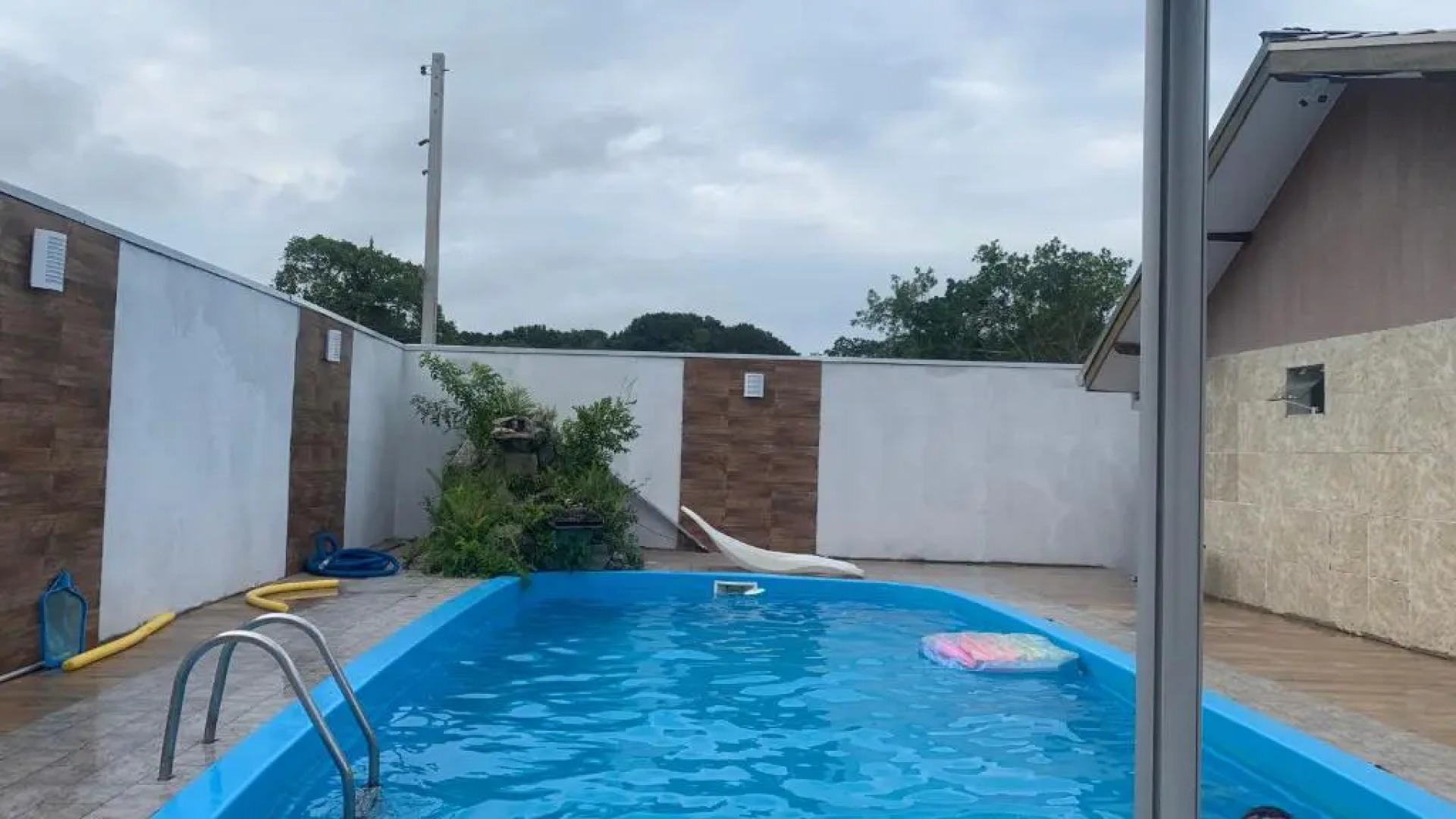 Casa c piscina matinhos S Etiene