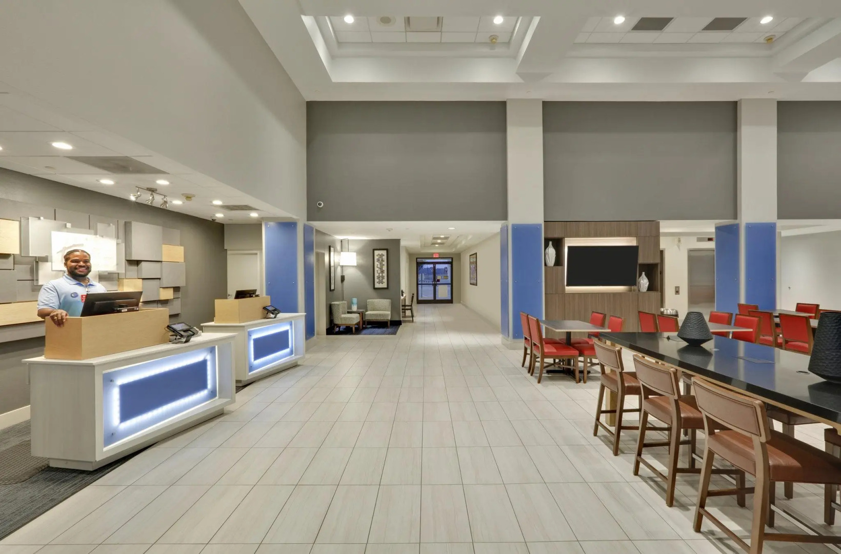 Holiday Inn Express & Suites Irving Conv Ctr - Las Colinas by IHG