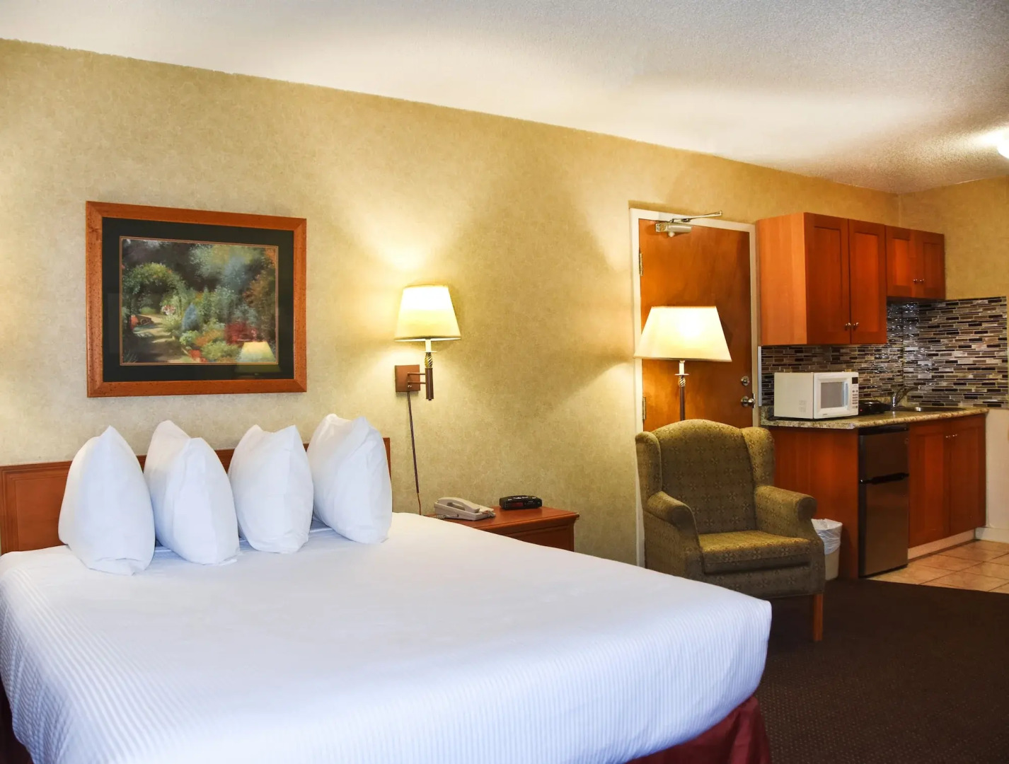 Stony Plain Inn and Suites