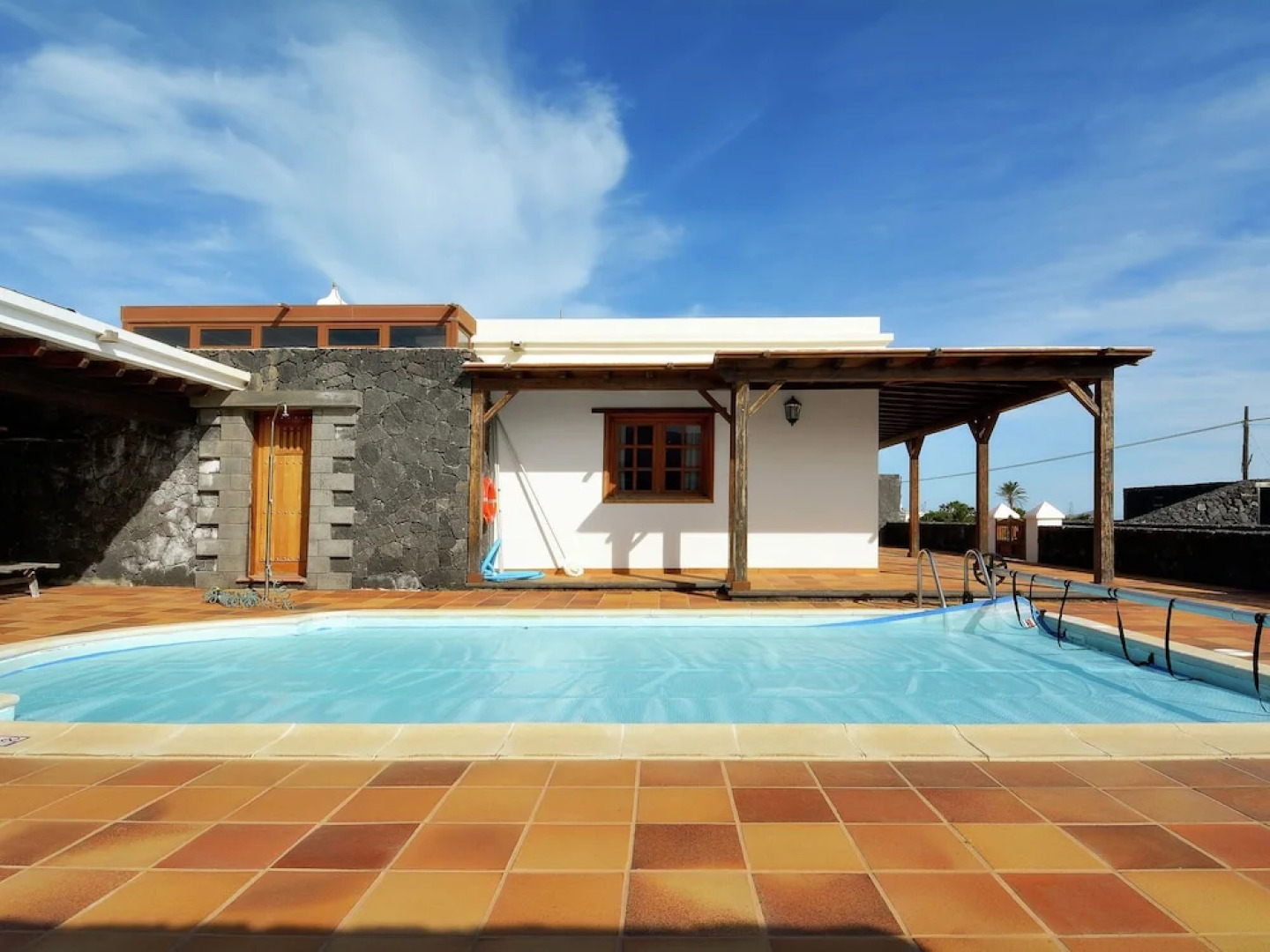 Spacious Villa in San Bartolomé With Swimming Pool