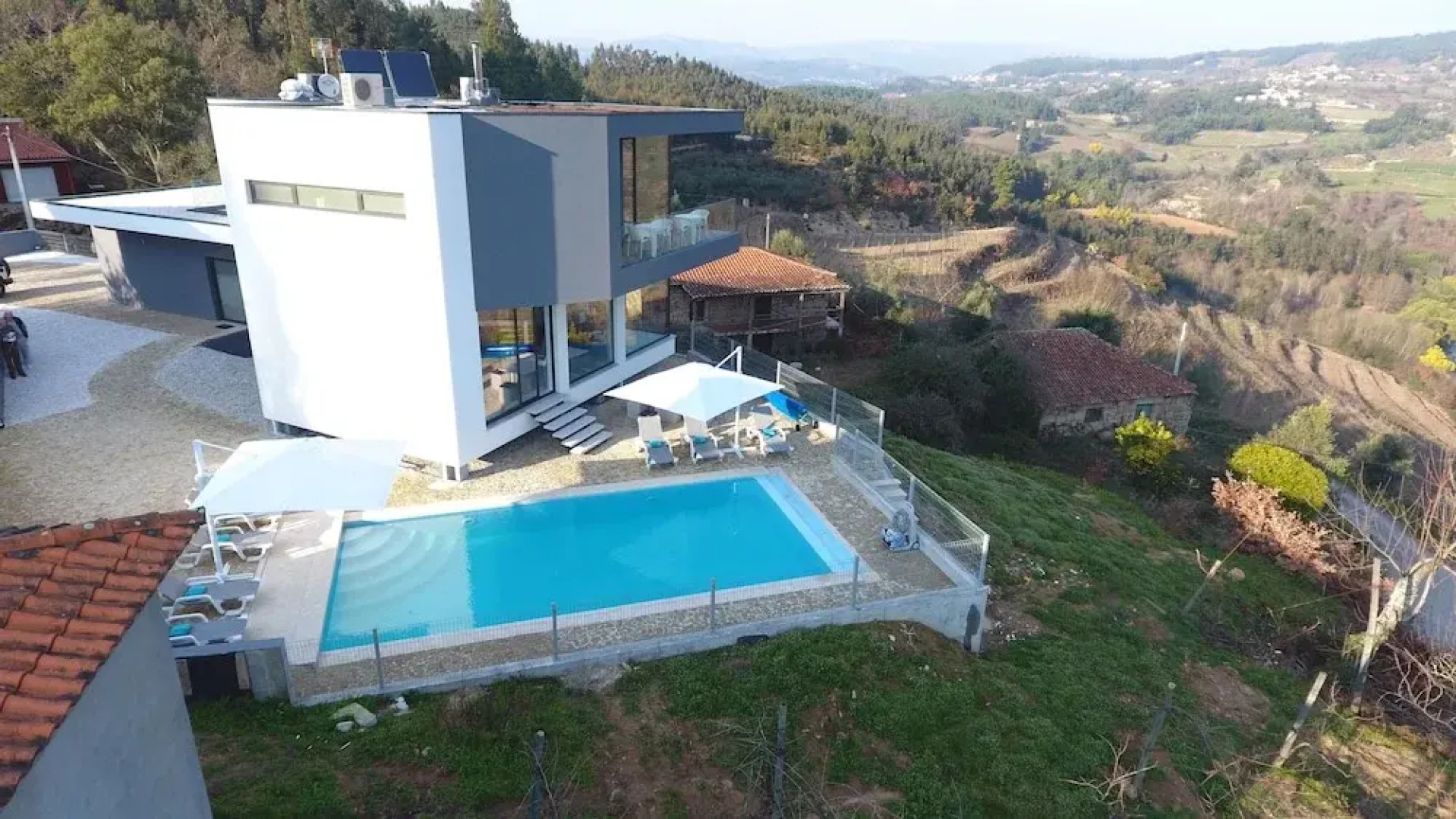 Lovely Design 4-bed Villa in Canedo de Basto