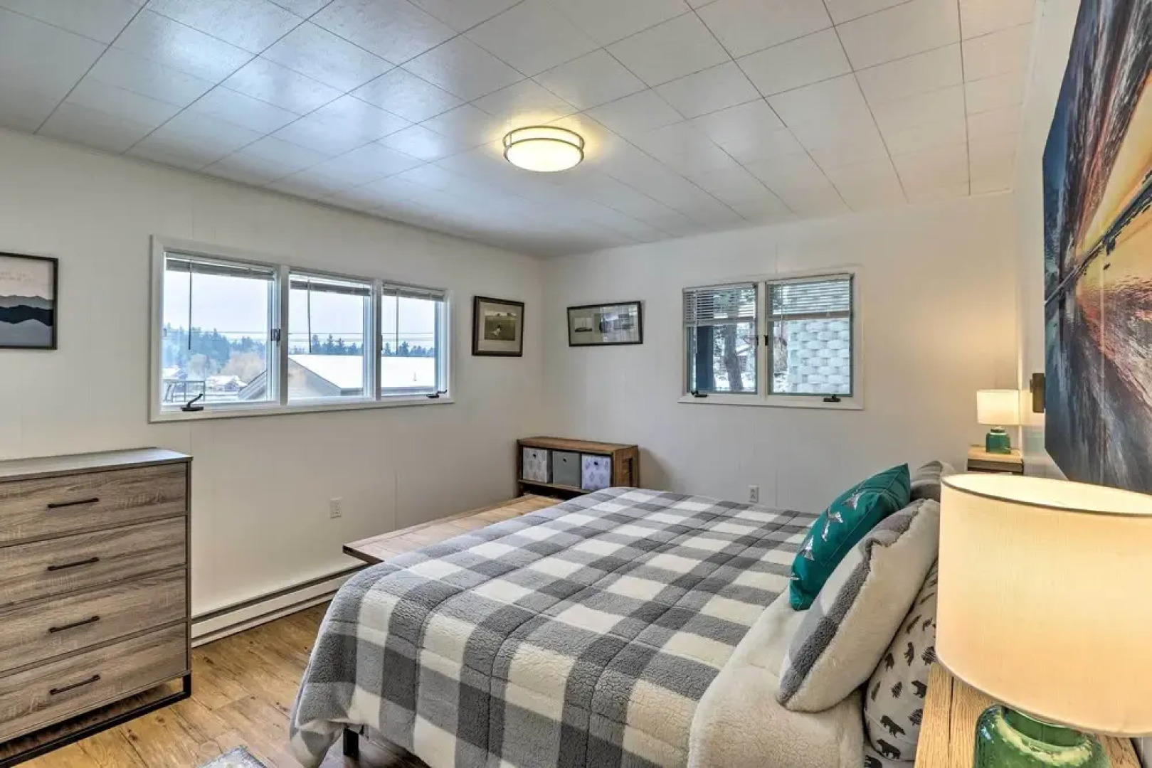 Downtown Bigfork Home w/ Fire Pit, Walk to Harbor!