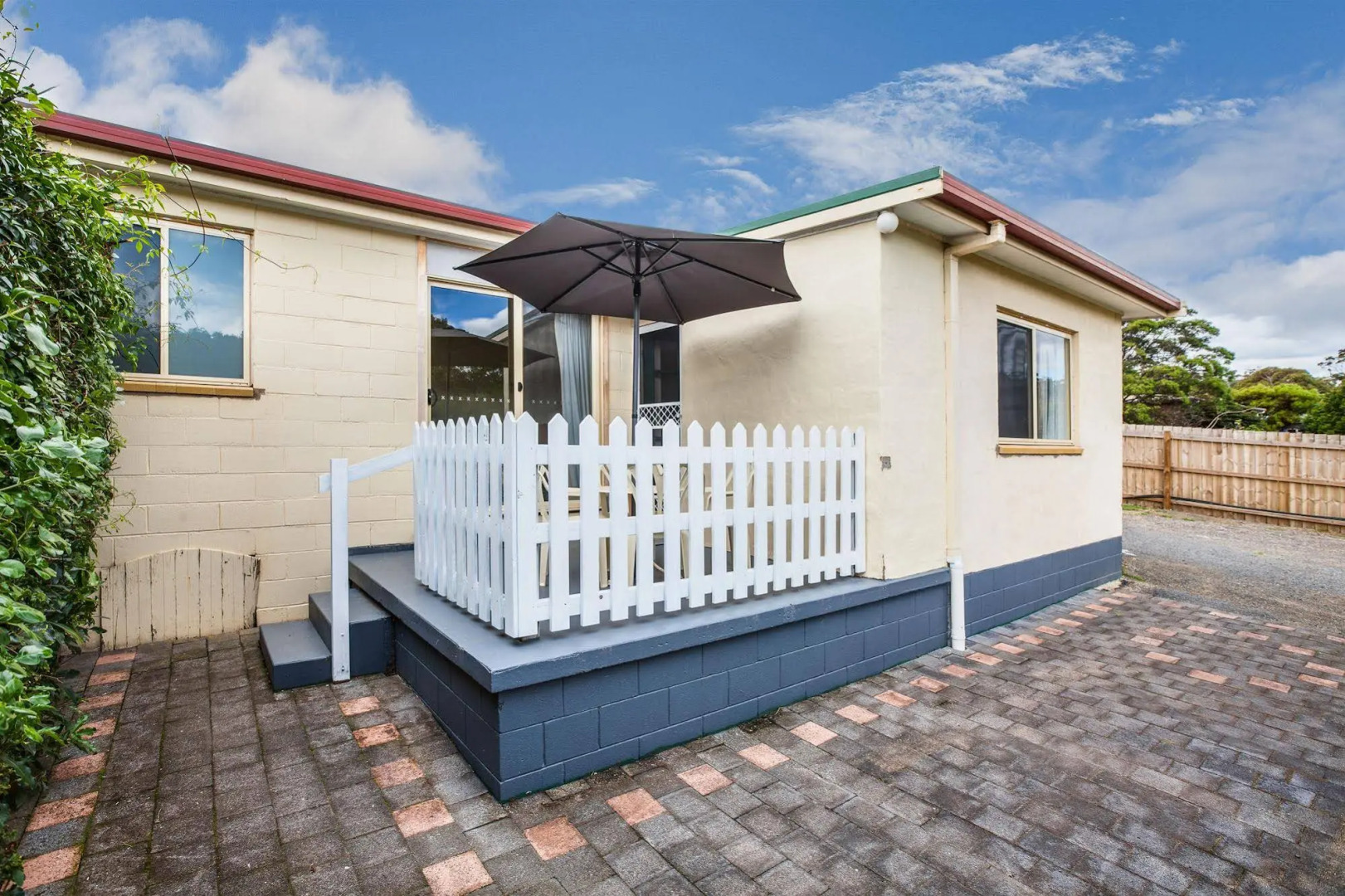 Wintersun Gardens Motel