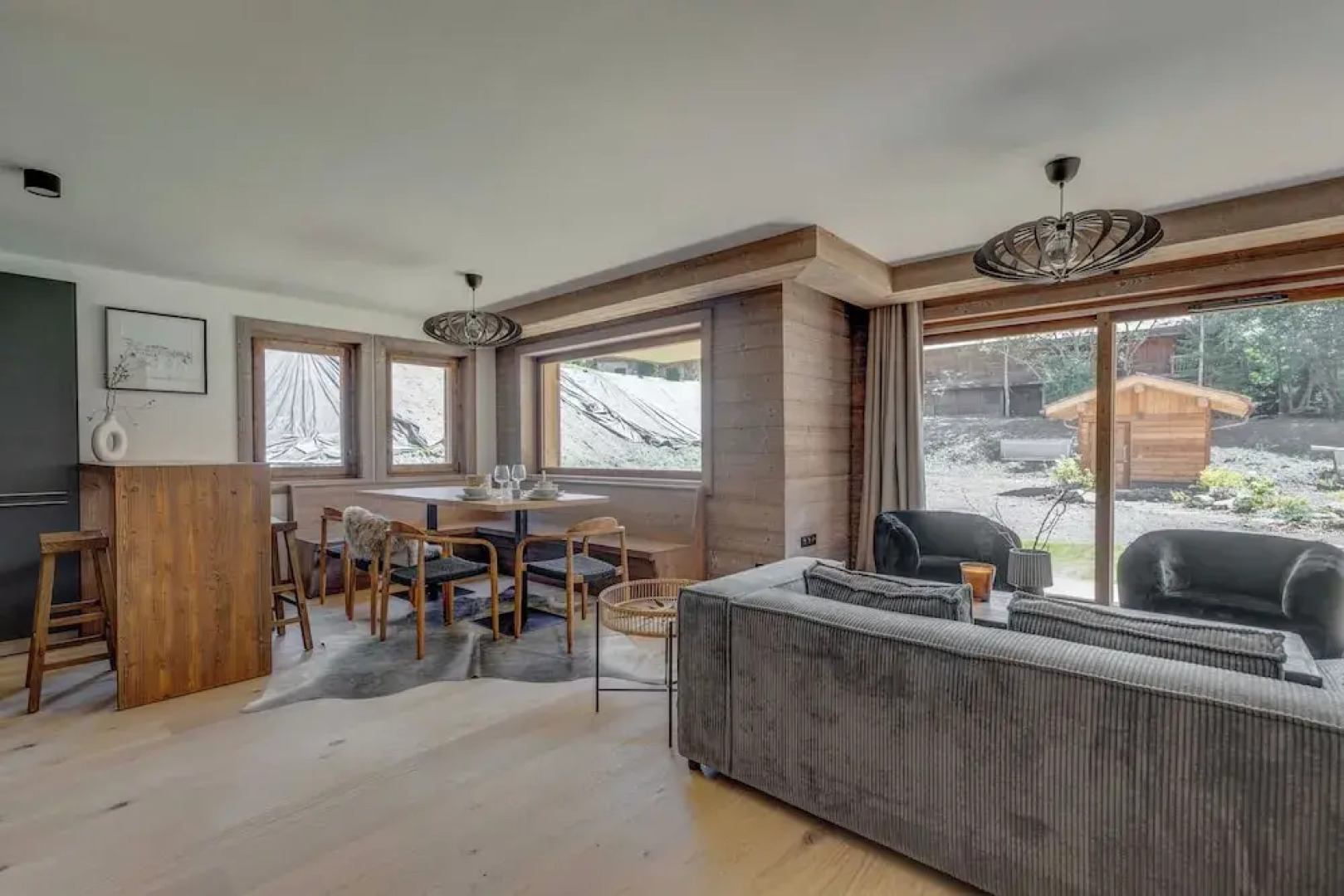 Ideal 3 Bedroom Apartment With 200m2 Garden