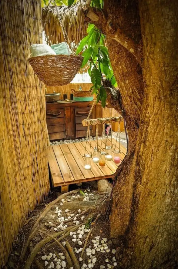 Aqua Zen Spa Lodge Tiki Hut