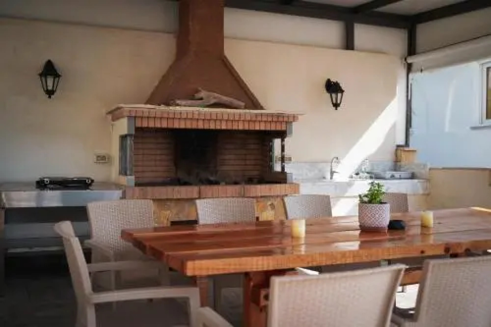 Kostas Beach Apartments