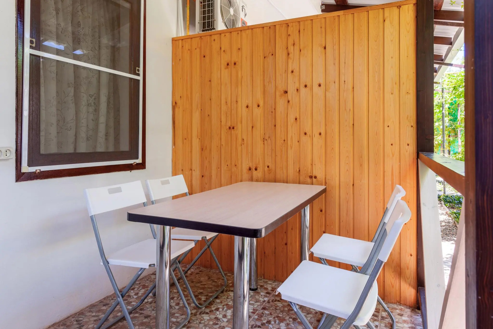 Азов Холидей