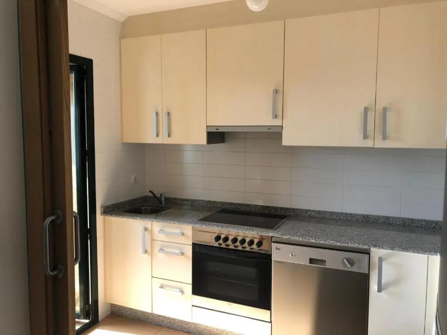 Apartamento para 6 personas con piscina y paddle