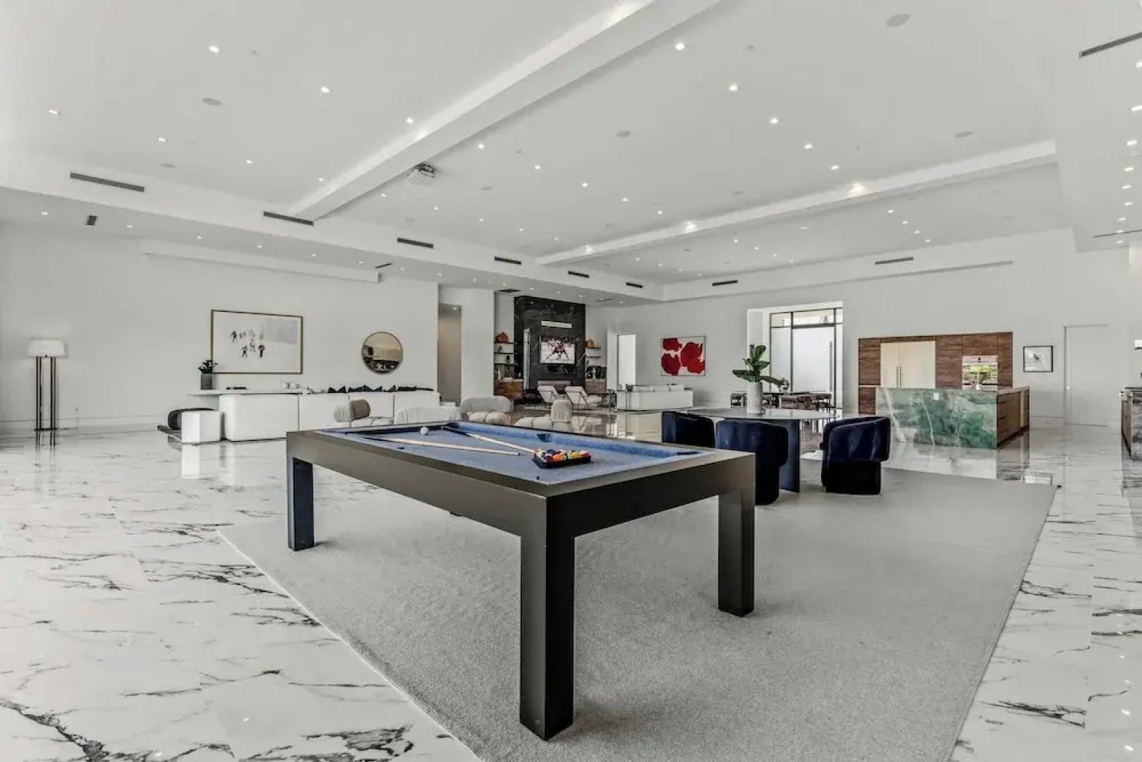 Sleeps 31 2 Luxury Villas w/ Pool + Spa, Putting Green Bravo by Avantstay