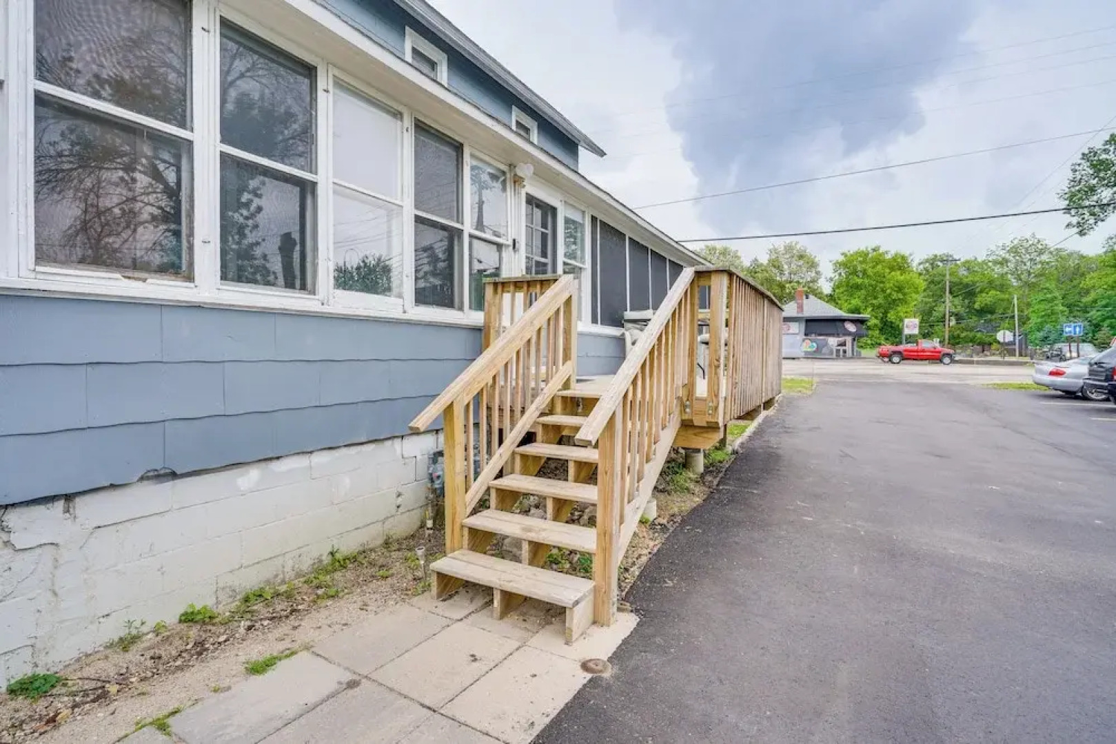 Snowmobile Trail On-site: Lakefront Mound Apt!