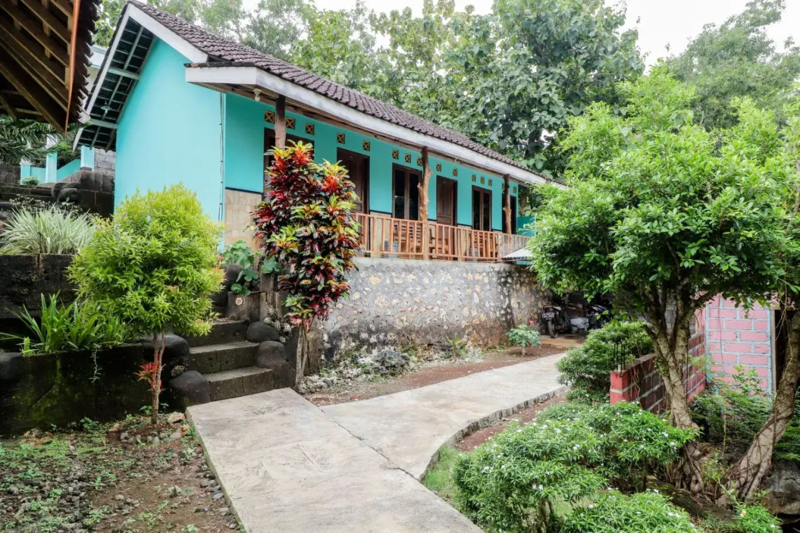 Rock Garden Homestay & Resto