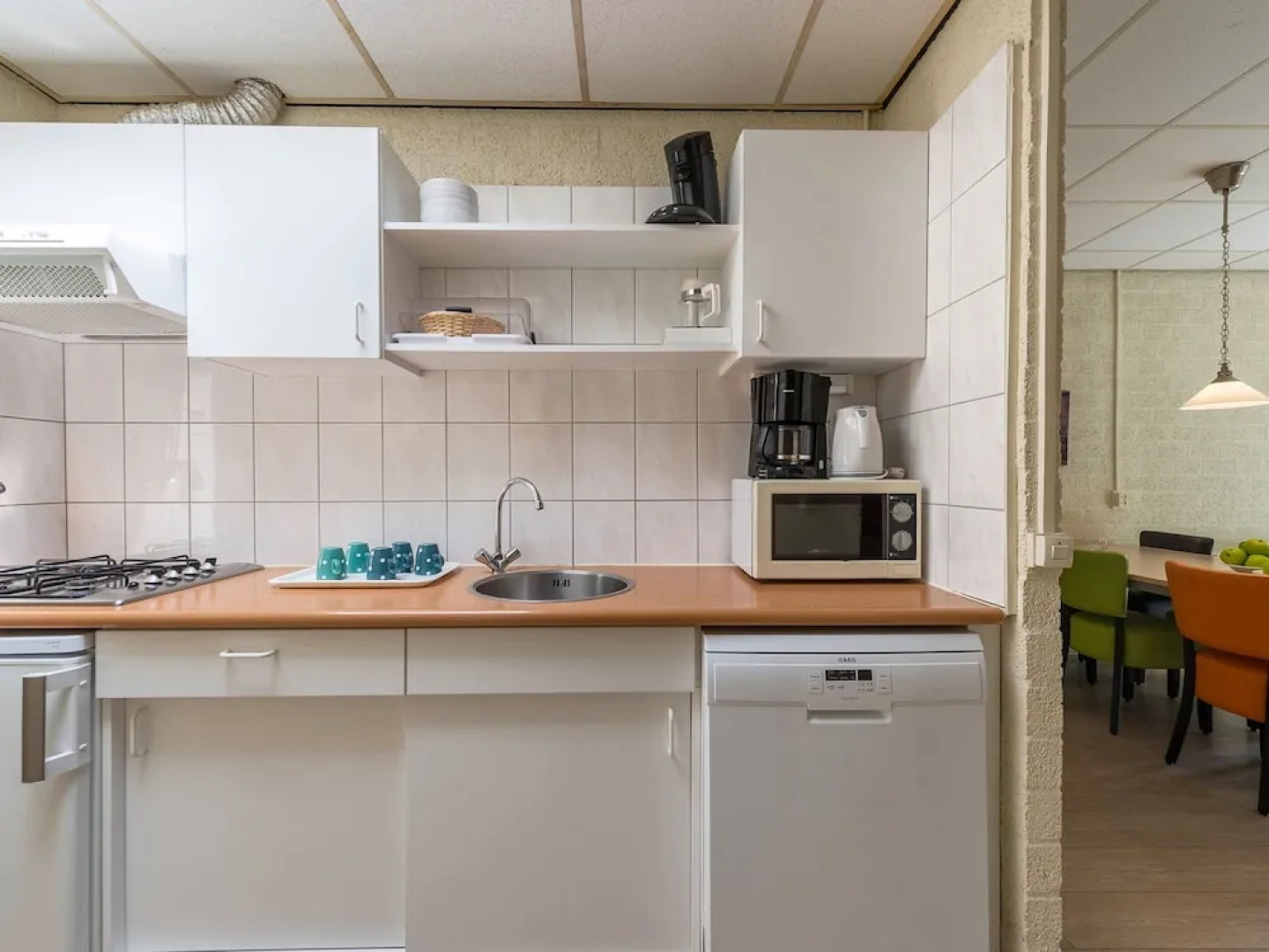 Well-kept Bungalow With Fireplace Near Valkenburg