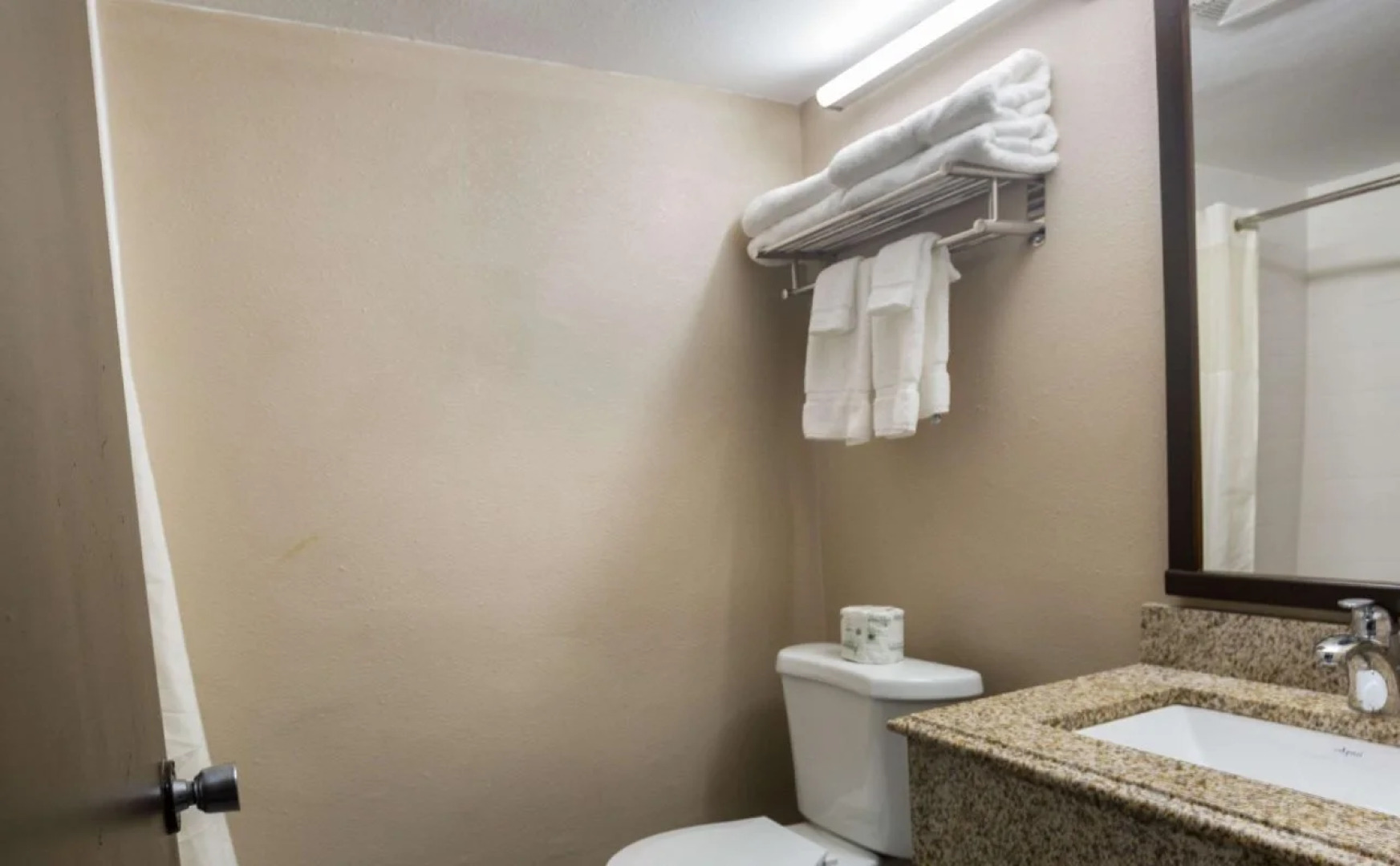 Rodeway Inn & Suites Stroudsburg - Poconos