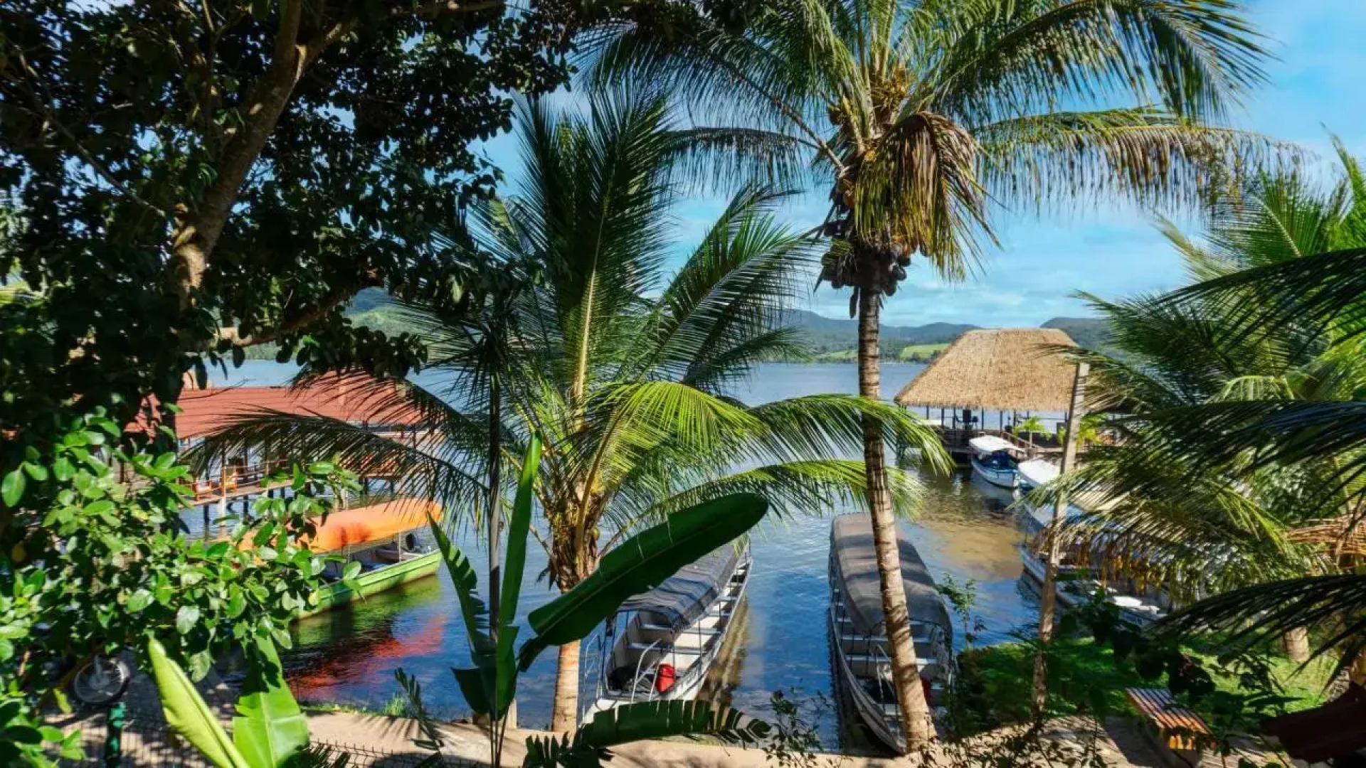 Laguna Azul Albergue Turístico