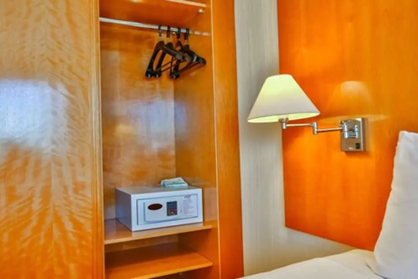 Best Western Dubai Macae