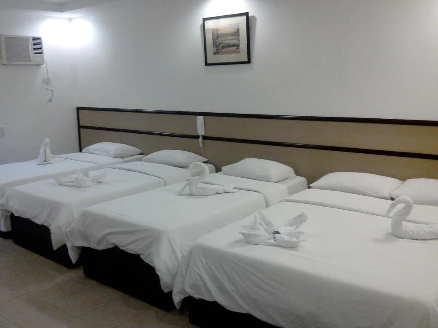 Tagaytay Haven Hotel Mendez