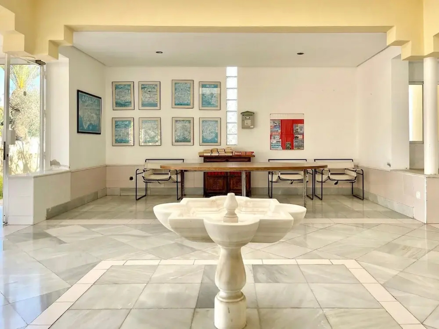 Apartment in Roquetas Near the Beach