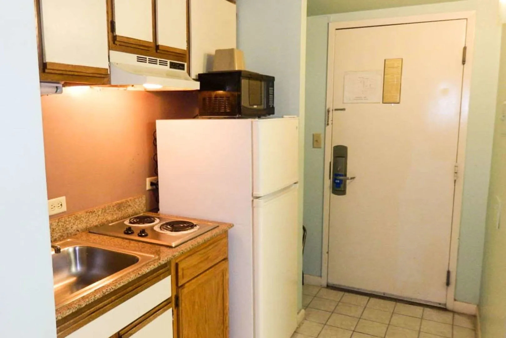 Red Roof PLUS+ & Suites Virginia Beach – Seaside