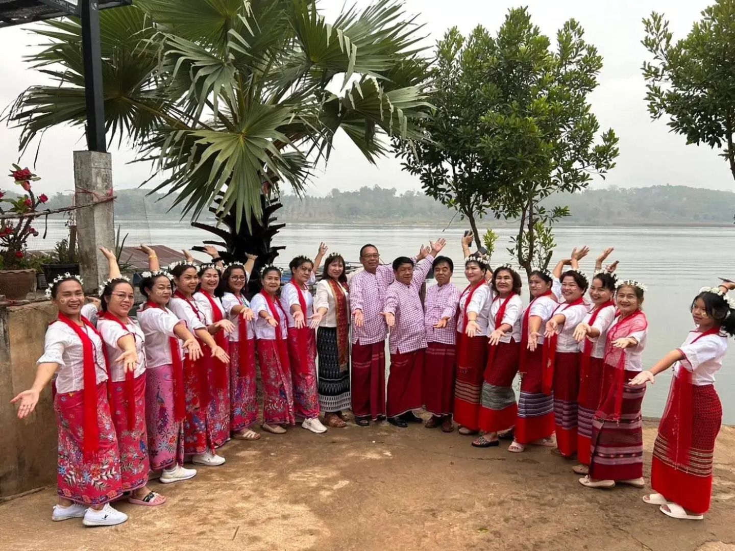 Baan Dongsak River view