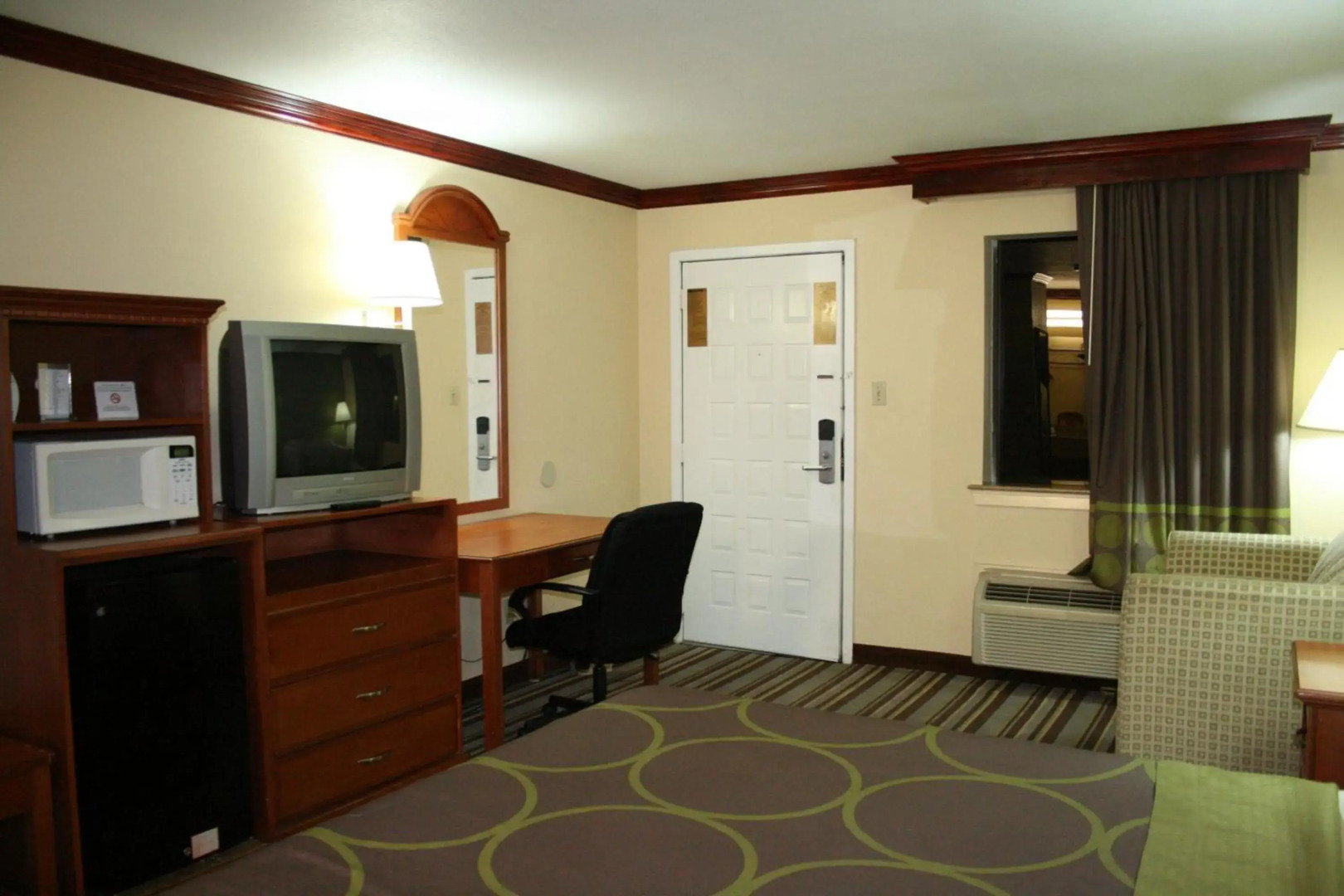 Super 8 by Wyndham San Marcos