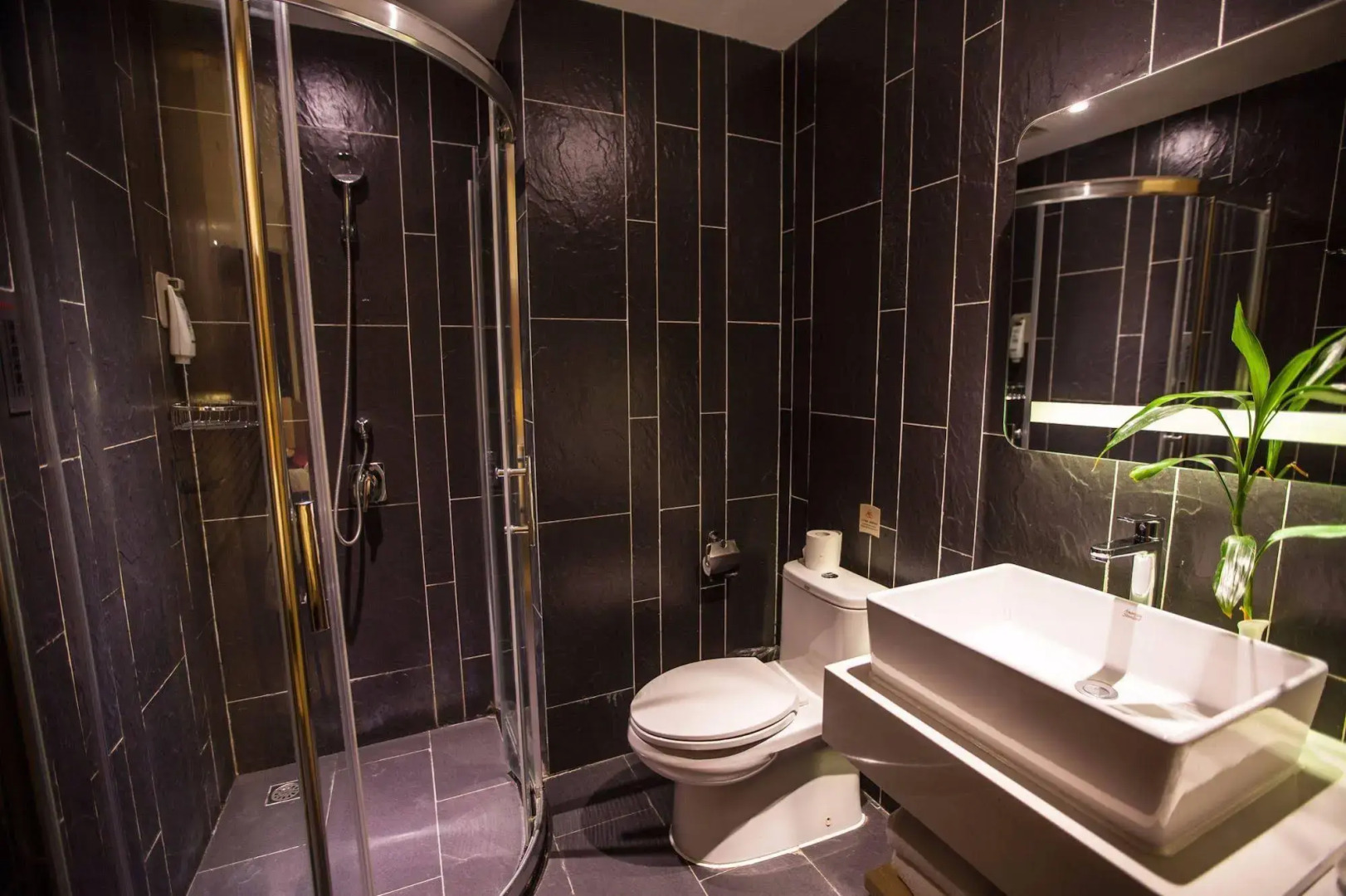 IBIS Leshan City Center Hotel