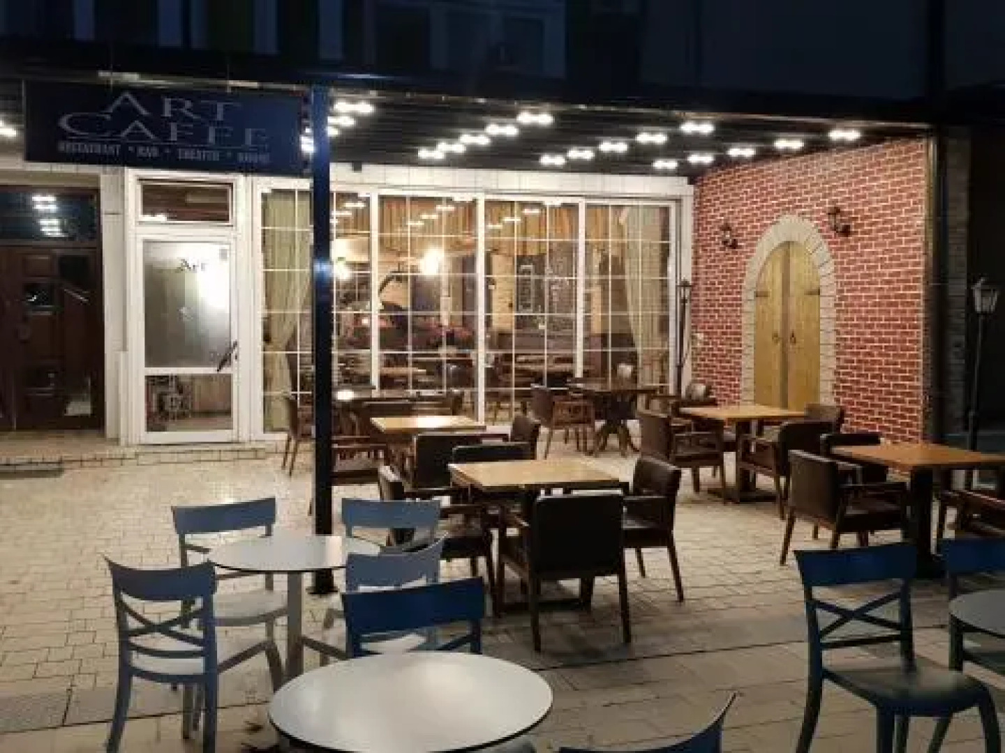 Art Theatre Caffe - River view Hotel