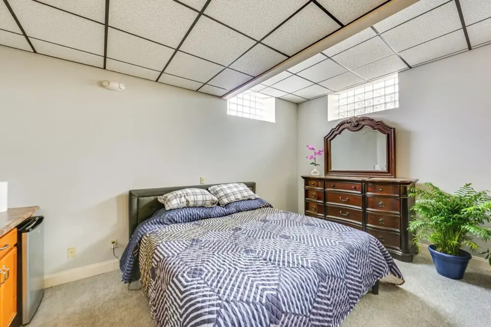 1 Mi to Dtwn: Cozy Retreat in New Kensington!