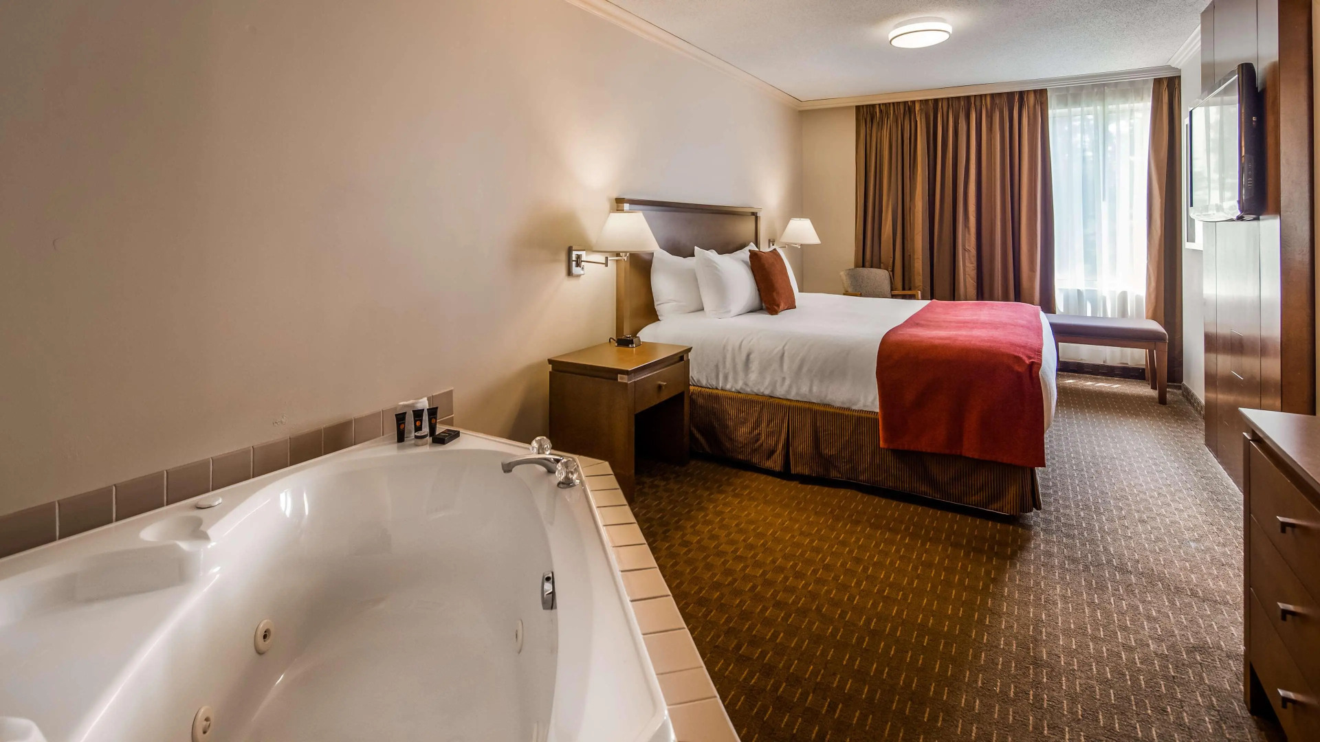 Best Western Plus Guildwood Inn