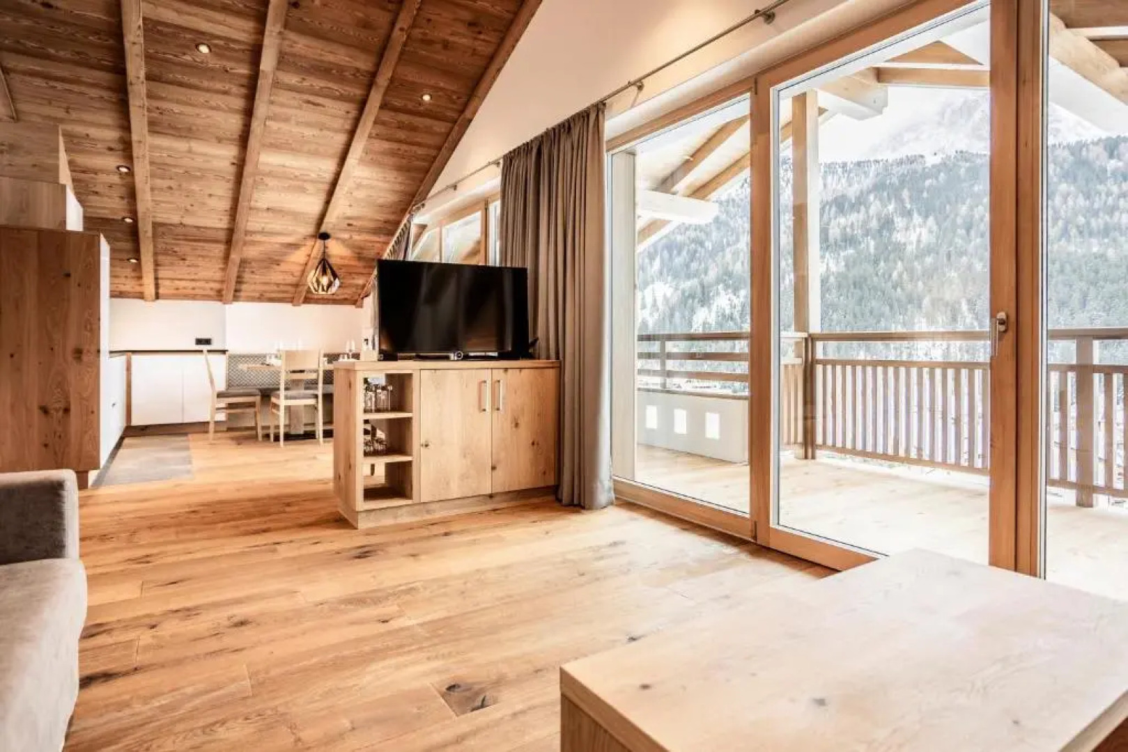 Luxury Chalet Plazola