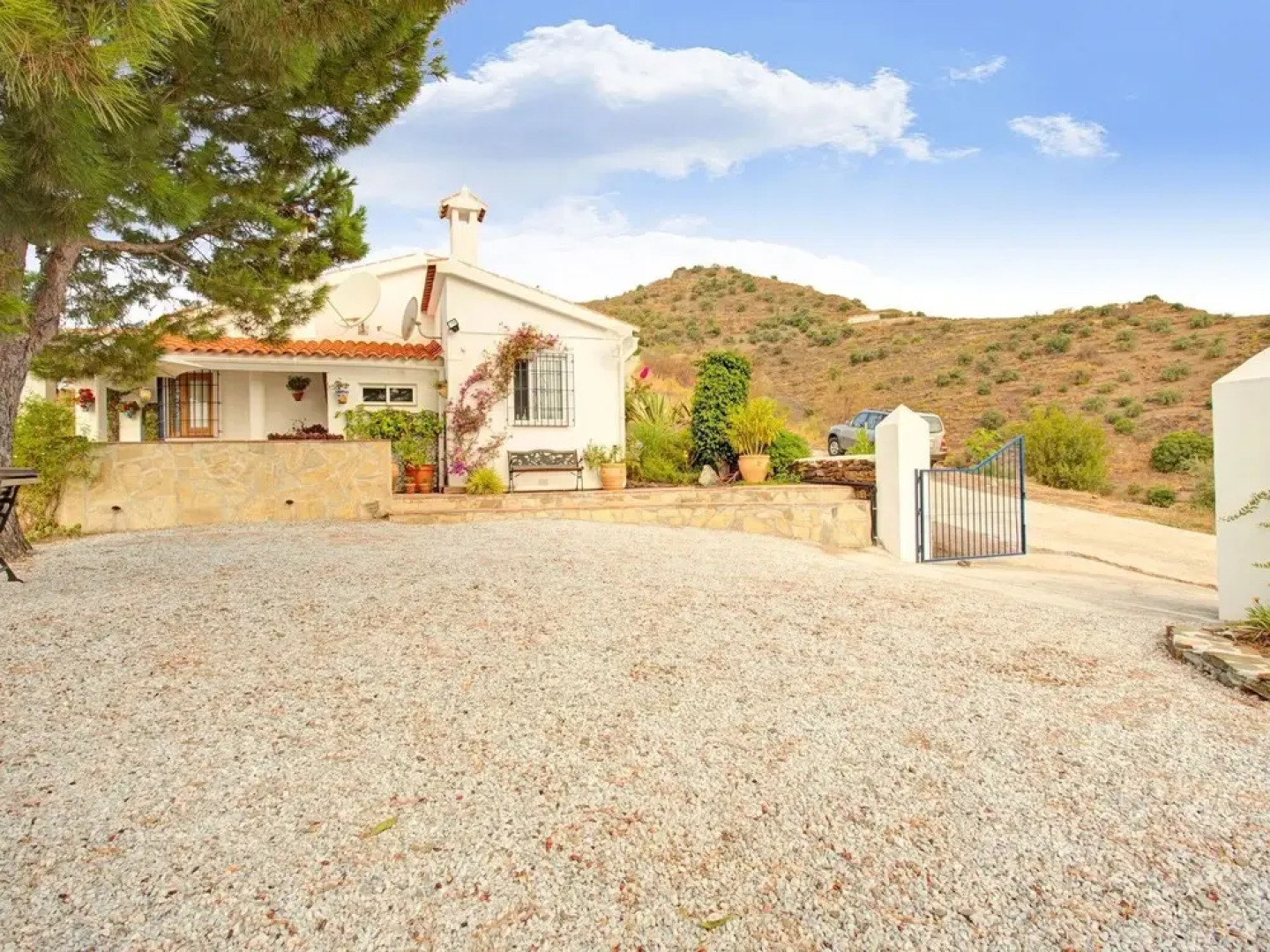 Serene Holiday Home in Sayalonga With Private Pool