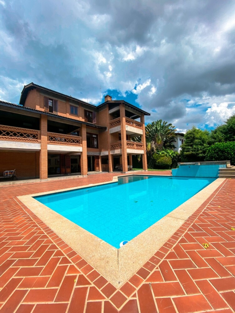 Excelente Propriedade na Granja Viana