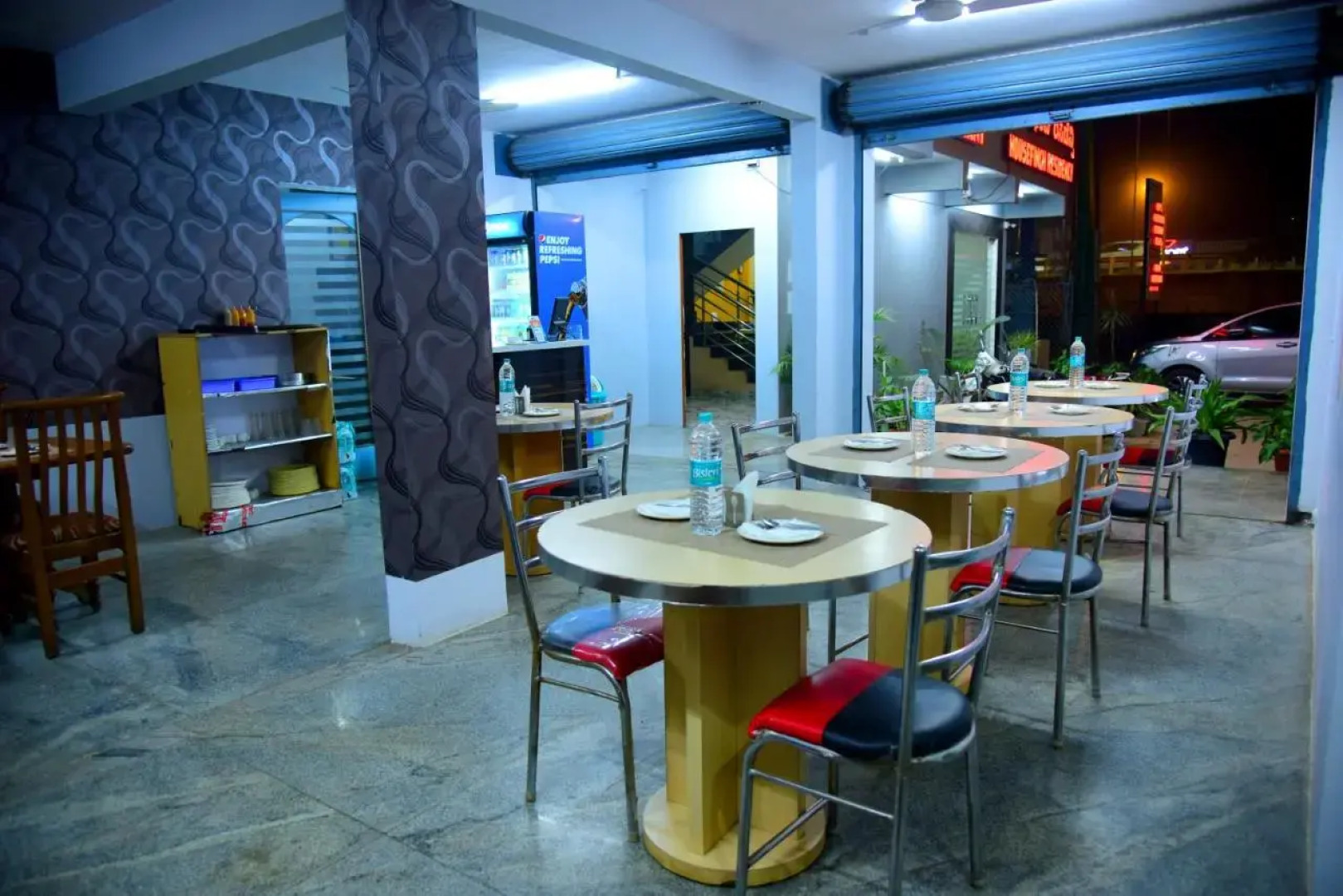 Housefinch Residency