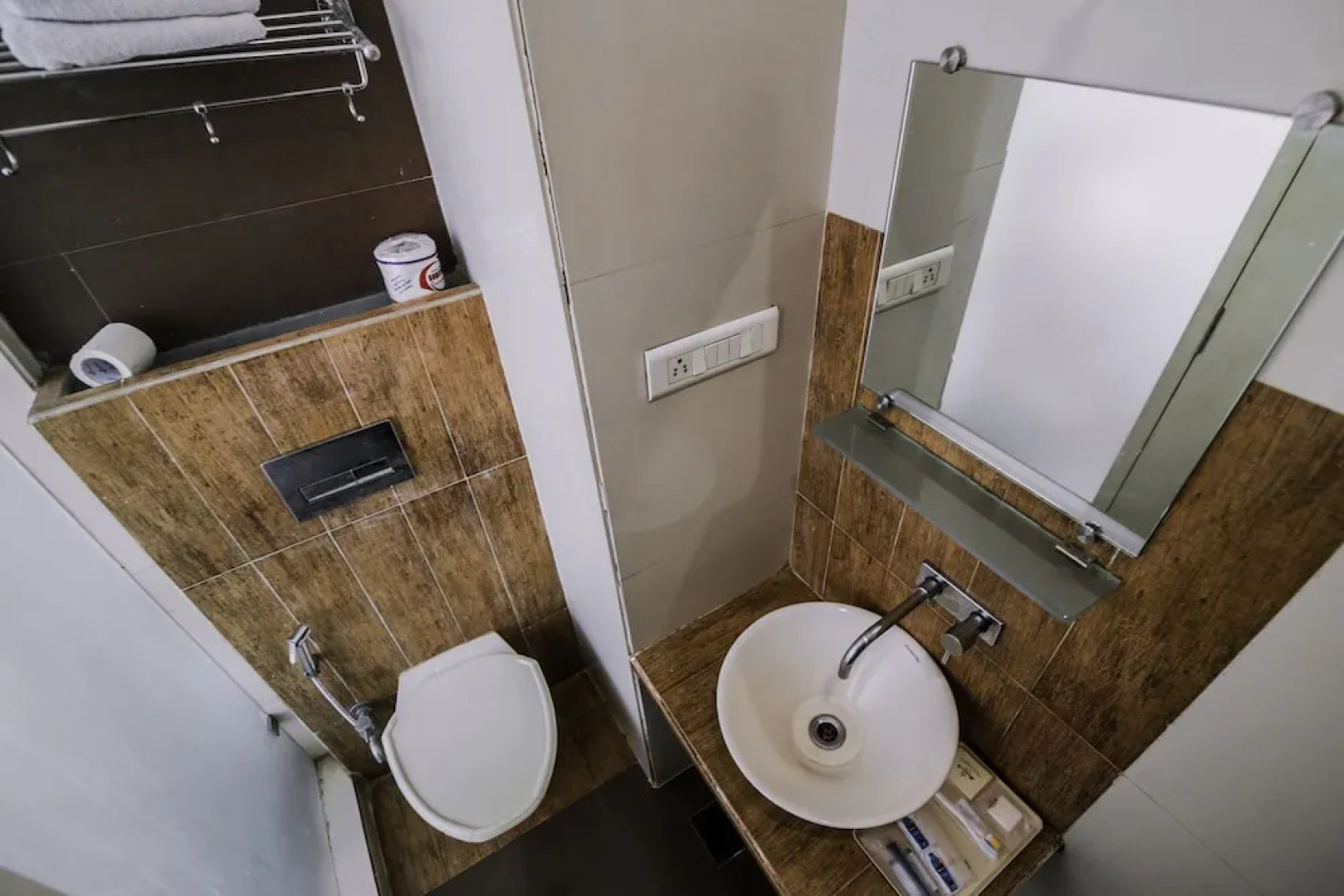 Hotel Monarch Guestline in MIDC Rabale, Navi Mumbai