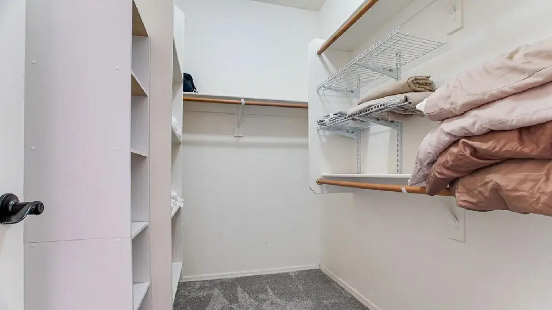 120th Avondale 3 Bedroom Home by RedAwning