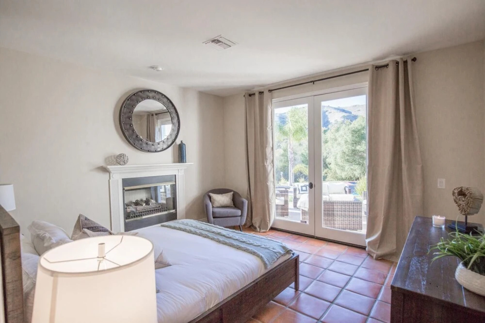 Via Santa Rosa - Grapevine