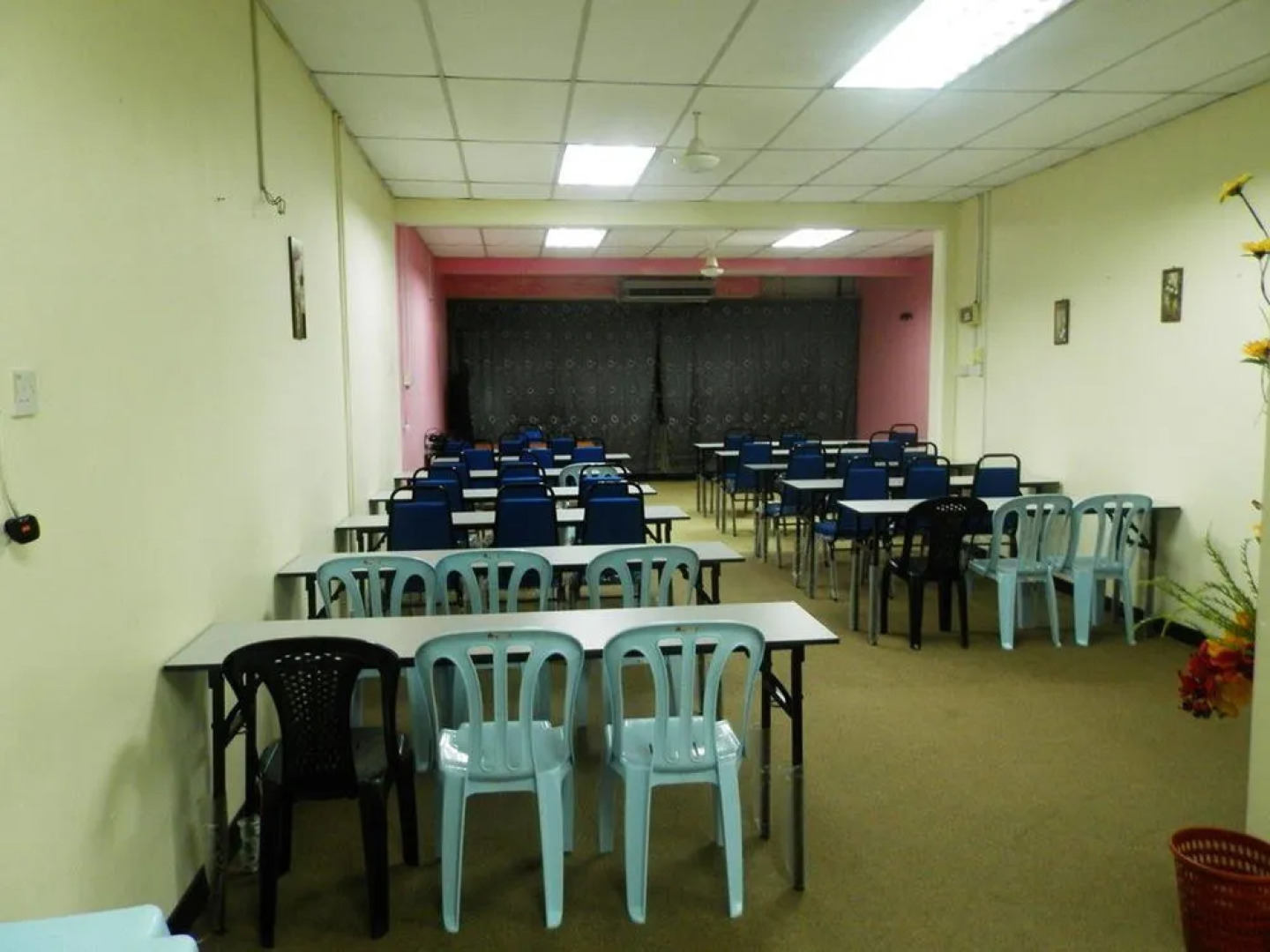 OYO 43962 Ezzy In Hotel