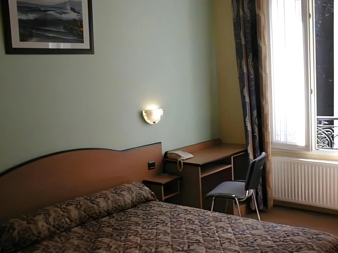 Отель Ferney République