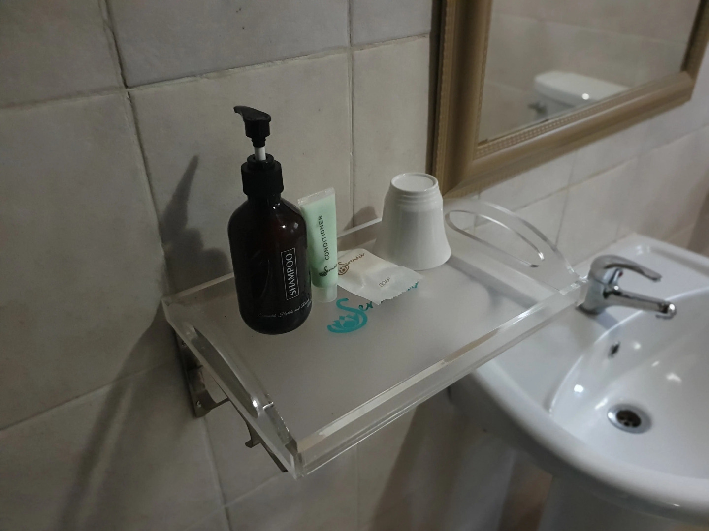 Serendib Suites & Conference Center