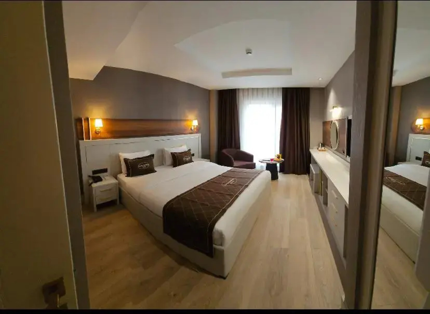 Roccia DownTown Otel