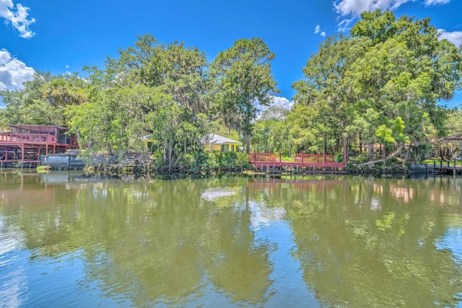 Waterside Anglers Heaven: Crooked River Fish Camp