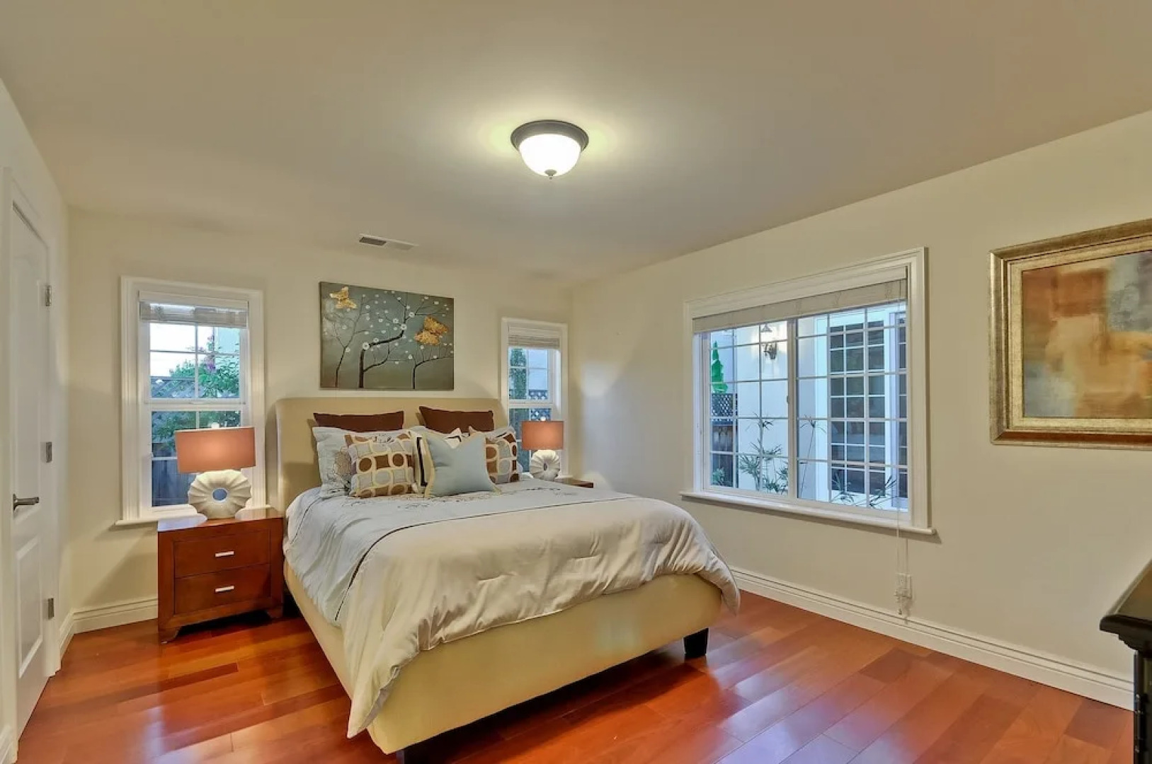 Private Luxury Guest House/ Suite / Executive 1 Bedroom Apts