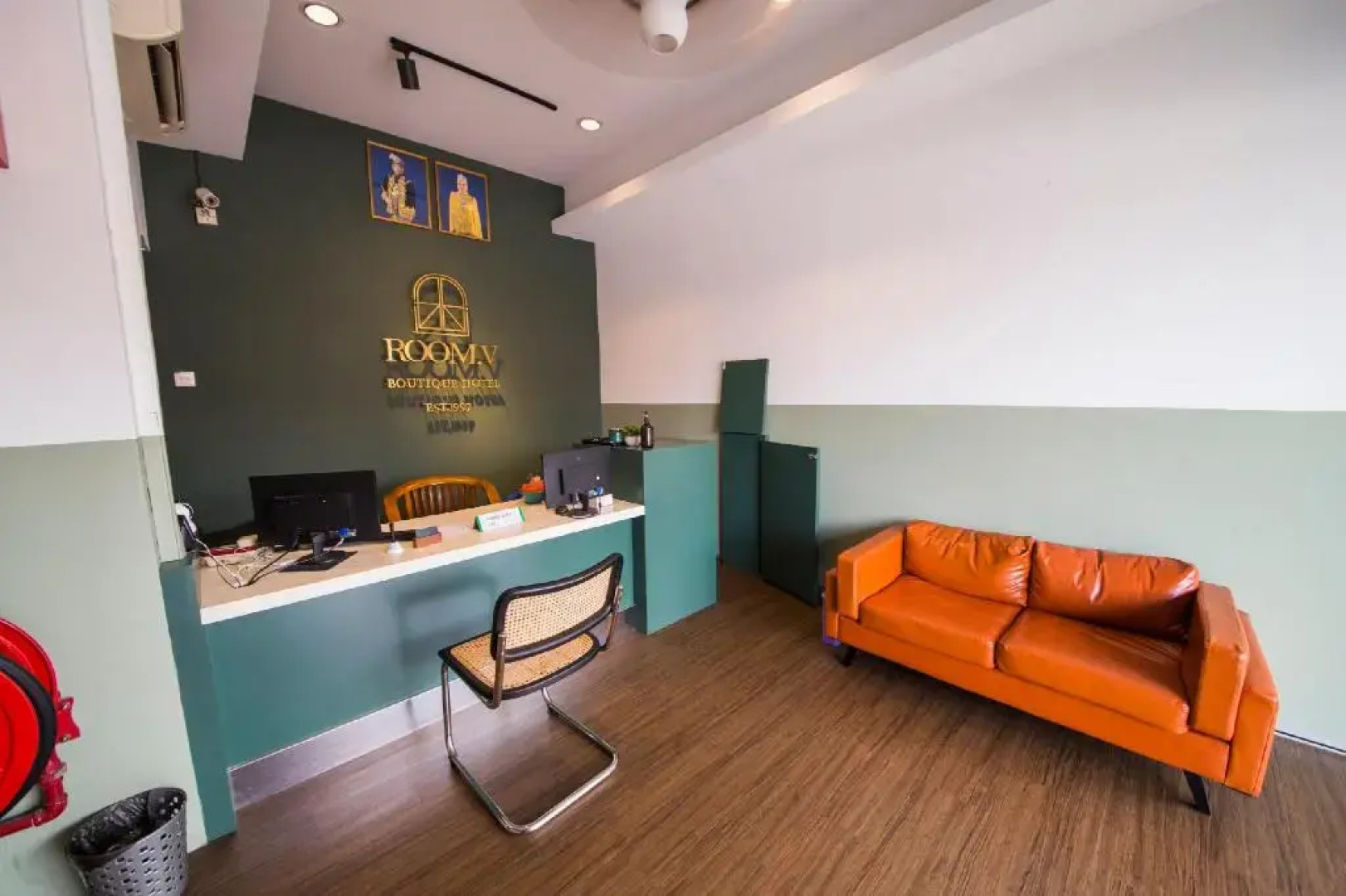 Room V @ Jalan Megat