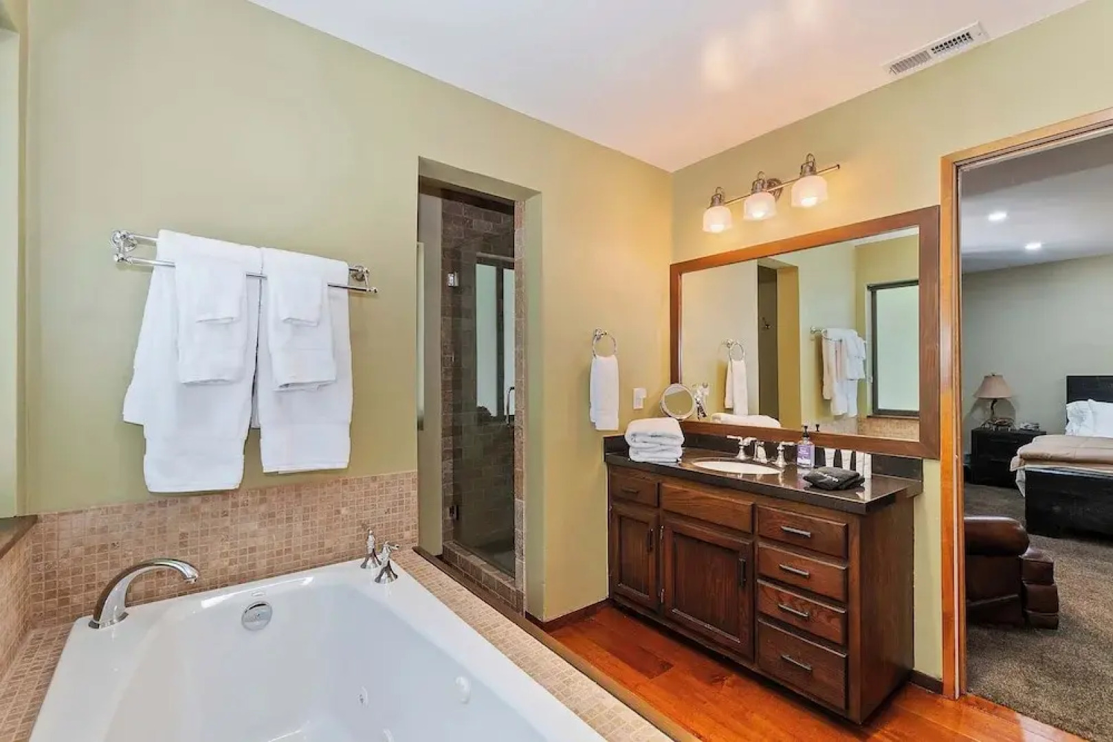 Tres Patos - Lakefront Stay for 8