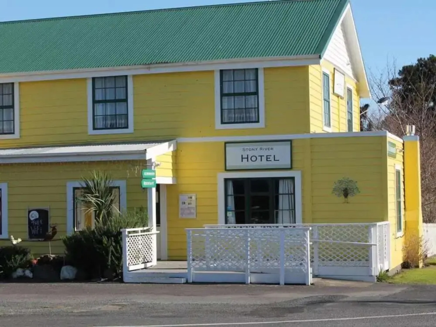 Stony River Hotel